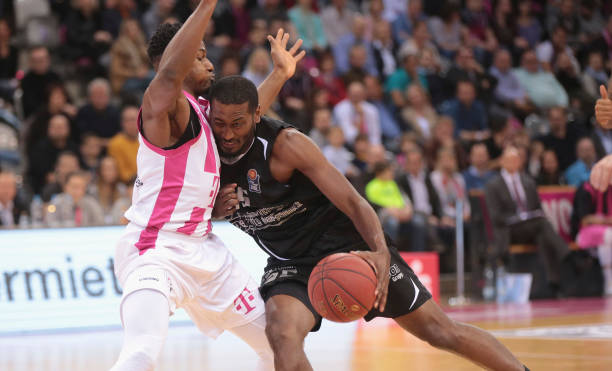 界批评的靶 界批评的靶